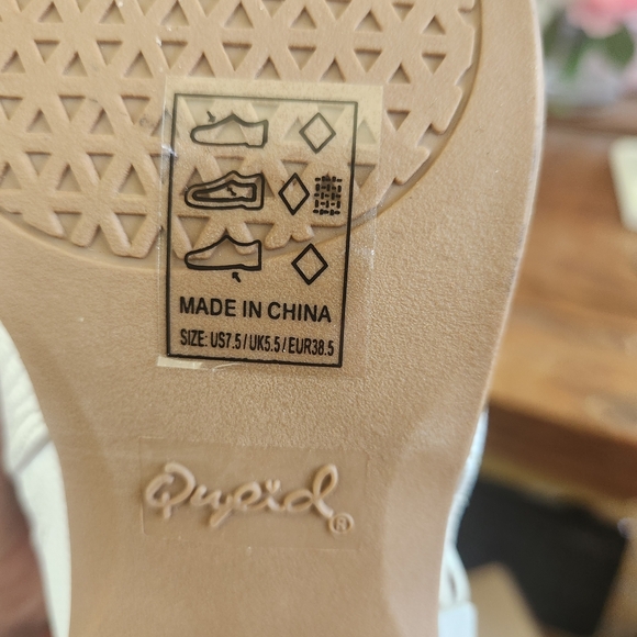 Qupid White Ankle Boots with Minimalist Design - Picture 5 of 5